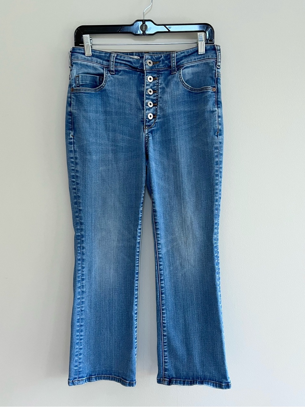 Pilcro Anthropologie Button Mid-Rise Fly Flare Jeans in Medium Blue Wash, sz 30